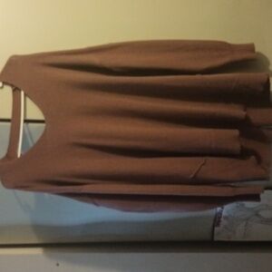 Comfy Brown sweater w/V opening in the back w/ criss cross design in the back